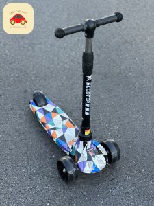 Xe Scooter cho bé trượt gam màu Graffiti Xe trượt Có Nhạc Có Đèn Gấp gọn thông minh bánh xe phát sáng đồ chơi trẻ em