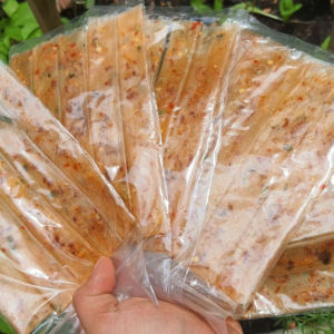 1 Xâu - 10 Bịch bánh tráng dẻo cuộn hành phi.