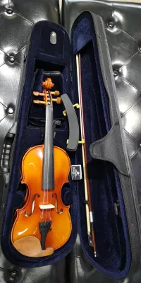 4/4-1/16 Stradivarius model Violin High Quality Handmade by Czech company with free shoulder rest brazilwood octagonal bow with real horse hair hart shape violin case and rosin