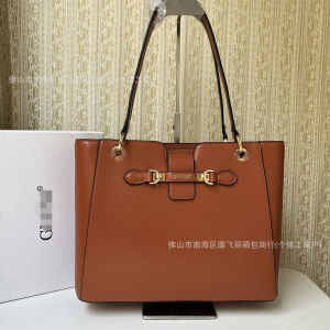 กระเป๋าGuess ทรงโท้ทใบใหญ่ Tote bagกระเป๋าผู้หญิง เก็บโค้ดส่วนลดค่าส่งฟรี (guessโบว์)