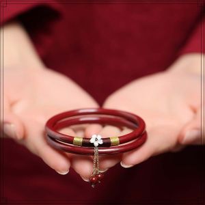 กำไลข้อมือ หญิง สร้อยข้อมือ กำไลข้อมือ YOCKY ของขวัญสุดสร้างสรรค์สำหรับเพื่อนสาวๆ เครื่องประดับงานแต่งงานสไตล์จีนสร้อยข้อมือ โบราณรูปดอกไม้ กำไลหยกสีแดง