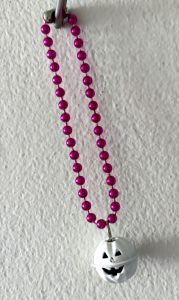 สร้อยคอแมว สร้อยคอหมา ปลอกคอ โซ่ไข่ปลา เคลือบสีสดๆ ขนาดรอบคอ 6-16 นิ้ว กระพรวน ฮัลโลวีน (SKU 0002)