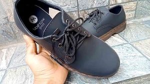 MOSHCOW003 | Sepatu pria bertali | sepatu fashion boot pendek terbaru | sepatu dockmart pria terbaru