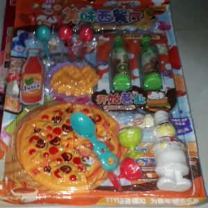 Một bộ đồ chơi nhà bếp cho bé bằng nhựa nhiều mẫu