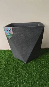 กระถางสี่เหลี่ยมเพชร