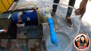 ปั้มน้ำ DC 12V พิเศษ 4 หุน คีบแบตเตอรี่ ทางน้ำเข้ามออก พร้อมเช่ากัน