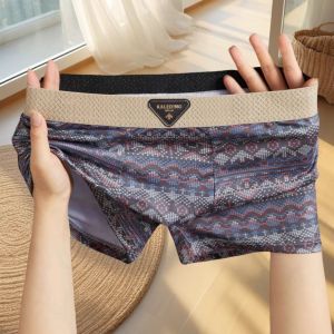 กางเกงในชายแบบบ็อกเซอร์พิมพ์ลายสไตล์วินเทจ เนื้อผ้าระบายอากาศได้ดีและใส่สบาย Mens ethnic style boxer briefs
