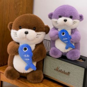 SEJIE ฟูฟ่อง ตุ๊กตาออตเตอร์ คอลเลกชัน นุ่มนวล หมอนตุ๊กตาตัวนาก ตุ๊กตานอนหลับเด็กผู้หญิง 35 ซม. ตุ๊กตาตัวนากถือปลา ของตกแต่งบ้าน