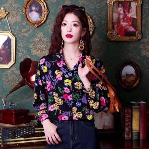 Ammin เสื้อชีฟองแขนยาวลายดอกไม้สำหรับผู้หญิงเสื้อสไตล์ตะวันตก2024เสื้อพิมพ์ลายสวยงามเข้ากับทุกชุดแบบเกาหลีแฟชั่นสไตล์