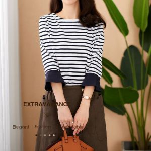 QDshop จัดส่งทันที 💞เสื้อแฟชั่นผู้หญิง เสื้อผ้าผู้หญิงงานมาใหม่ ดีเทลลายทาง เนื้อผ้ายืด เนื้อนิ่มเด้ง ใส่สบาย ระบายอากาศได้ดี ไม่มีถือว่าพลาดมากนะ รีบมาตำกันด่วน🎖️