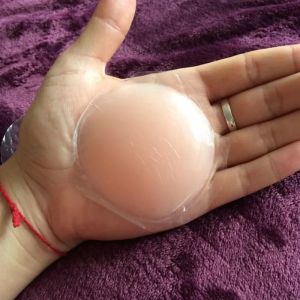 2 PAIRS Cool Reusable Self-Adhesive Silicone Breast Nipple Cover (FOR WOMEN AND MAN) Bra Pasties Pad Natural Color One Size Nipple Stickers lingerie