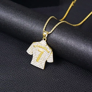 Kết cấu hợp kim thời trang Vòng cổ bóng đá hợp kim thời trang phù hợp cho những người đam mê thể thao và xu hướng