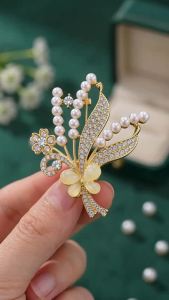 Pearl Floral Branch Brooch Sparkling Crystal Leaves Rhinestone Flower Bud Bouquet Asymmetrical Jewelry Pin