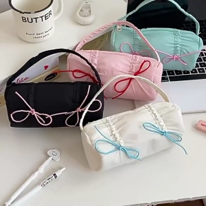 กระเป๋าปากกาผูกโบว์แบบกล่องดินสอความจุสูงพร้อมที่จับที่จัดระเบียบปากกาแบบพกพากระเป๋าใส่ดินสอกระเป๋าเก็บของแต่งหน้าสำหรับเดินทาง