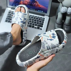 KDAShop New in รองเท้าผู้ชาย2022 รองเท้าแตะเท่ห์ๆ รองเท้าลำลองขายดี🛸 ดีไซน์ลวดลายเฉพาะตัว รองรับน้ำหนักได้ดี ตำโลด💥