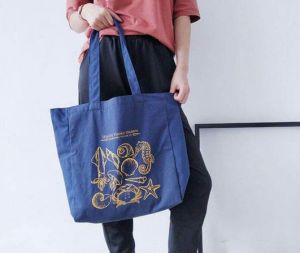 Runpee-J031🍓กระเป๋าผ้า ลายก้นหอยทะเล น่ารักมากๆ Bigbao M🍑 คุณภาพดี มีซิปและช่องด้านในจ้า💯