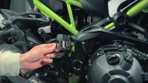 Motorcycle Rear Brake Master Cylinder Fluid Reservoir Guard Cover For Kawasaki Z900 Z 900 /SE ZR900 Z900SE 2017-2025 Oil Cup Cap