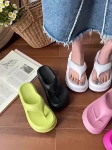 [Free Shipping] Thick-Soled Flip-Flops For Women Summer High-Heeled New Style Beach Sandals Sandals For Outdoor Wear