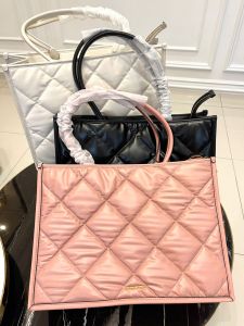 Tas tote large & Tas Tangan Branded ck: Tas Tote Cocok untuk Berbagai Aktivitas