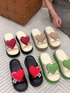 [Free Shipping] Thick-Soled Slippers For Women Fashionable And Sweet With A Heart Design Suitable For Indoor And Outdoor Wear In Summer Made Of EVA Material With A High Heel Non-Slip And Height-Increasing Perfect For The Beach