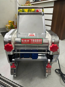 Máy cán bột làm vỏ bánh bao đế pizza size 24cm