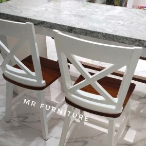 Kursi Makan Kayu
