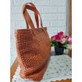 Tas map kulit asli model hobo handmade anyaman jogja. 