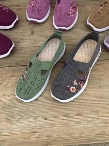 Large Size WomenS Shoes 2026 Spring And Autumn Cloth Shoes Soft Sole For Middle-Aged And Elderly Mothers Lightweight Comfortable And Breathable
