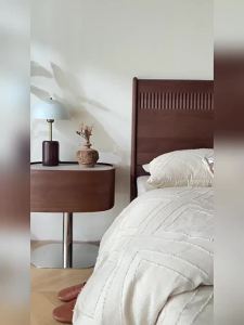 FFBH Wooden Nightstands Bedroom Comfortable Stable Bedside Tables Modern Aesthetic Bedside Cabinet Minimalist Design Storage Locker Z4K2H