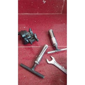 Treker Pencabut Piston Kaliper Cakram Universal & Bisa Untuk Cabut Bearing Remuk