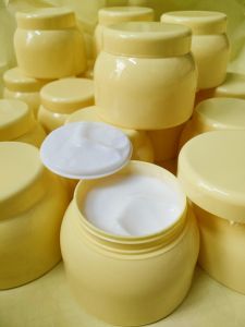 Kèm serum thảo dược - Kem body bong da hủ bầu cao cấp sạch sâu da chay sạm trong 1 liệu trình Thách thức mọi loại da chai lì đen sạm đều có thể tái tạo sau 7 ngày sử dụng