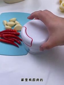 Pull‑String Mini Manual Food Chopper No Electricity Needed Quick Mincer for Garlic Ginger Chili Onion Portable Kitchen Shredder