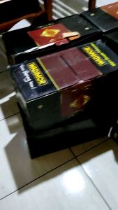 Sarung Tenun Wadimor Singgasana