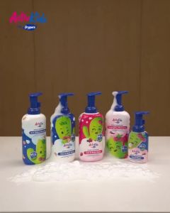 Drypers ActivKidz AntiBac MoistFoam Hair & Body Wash 550ml (1 Pack) FREE 400ml 1 Pack