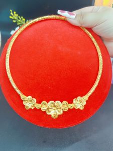 Kiềng cưới hoa mai dành cho cô dâu chuẩn 24.k kèm hộp nhung E.3.36