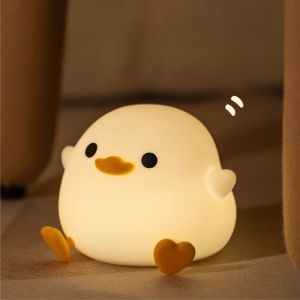 พร้อมส่ง ไฟกลางคืนเป็ดน่ารักสําหรับเด็กไฟนอนหลับซิลิโคนอ่อนนุ่มพร้อมการชาร์จ ยูเอสบี ห้องเด็กเซ็นเซอร์สัมผัสไฟกลางคืนของขวัญ