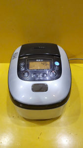 Nồi cơm nội địa Nhật cao tần (IH) Toshiba RC-10VRH (1.0L) (051415) hút chân không_Hàng nội địa Nhật đã qua sử dụng điện 100V