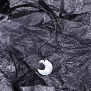 🔥🔥Roman Holiday New Chinese Style Moon Necklace Niche Cute Best Friend Collarbone Chain High-end Accessory Couple Gift