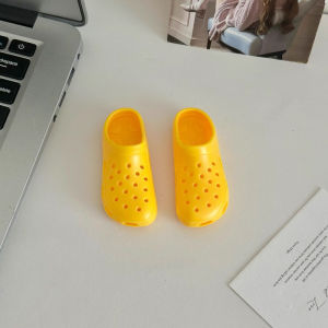 Creative Shoes Toothbrush Rack Wall-mounted Punch-free Bathroom Toothbrush Storage Rack Cute Simulation Slippers Decoration