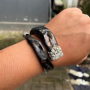 Gelang Akar Bahar Merah Bodi Hitam Sedang Variasi Alpaka