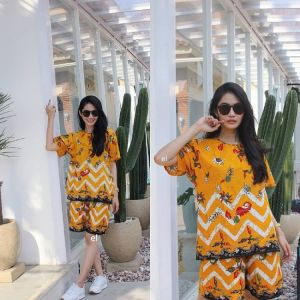 Setelan Batik Wanita Terbaru 2021: Kekekinian Blus dan Celana Pendek Model Baju Santai Modern