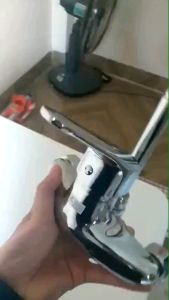 Vòi rửa bát nóng lạnh cắm tường 2 chân. Chất liệu đồng cao cấp.