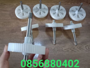 Linh kiện trục bánh răng máy ép chậm SAVTM JE07 chiều dài 10.3cm