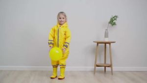 ชุดกันฝนเด็กแบบชิ้นเดียว ชุดกันฝนเด็กผู้หญิง ชุดกันฝนเด็กอนุบาล เด็กทารก ชุดกันฝนนักเรียนชายแบบสามมิติ แถบสะท้อนแสง การ์ตูน