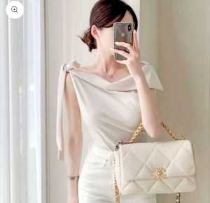 MYLAPlain Color  Asymetric Tie Top -