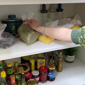 Grain Storage Container Dispenser 6 Grids rice dispenser rotating 360 °   rotating food dispenser One-Click Output rice Storage Round Grain Dispenser Kitchen for Small Grains Beans Rice