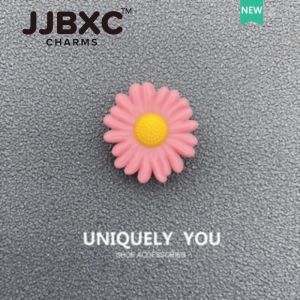 JJBXC เครื่องรางข้าม การปรับให้เข้ากับอย่างเป็นทางการรองเท้าเฉพาะด้านบนตกแต่งหัวเข็มขัดชุดการ์ตูนยาง