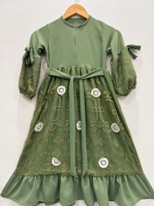 Dress crinkle  mix brukat pariasi bunga putih anak usia  5/6 dan 7/8 th