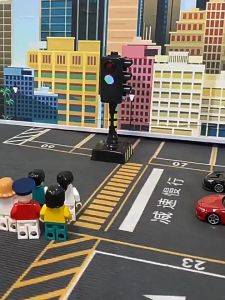 TWH MAINAN LAMPU LALU LINTAS TRAFFIC LIGHT - EFEK LAMPU MENYALA DAN ADA TIMING LAMPUNYA Pull-Backs & Vehicle Playsets