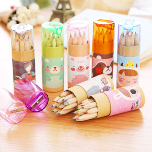 LNR Shop 12pcs/Set Pensil Warna Dilengkapi Peraut di Bagian Penutup Bentuk Tabung Mini Ramah Lingkungan Perlengkapan Sekolah Pensil Mewarnai Tidak Mudah Patah Tahan Lama Krayon Kuas Pen Pulpen Balpoin Crayon Alat Tulis Kotak Pensil